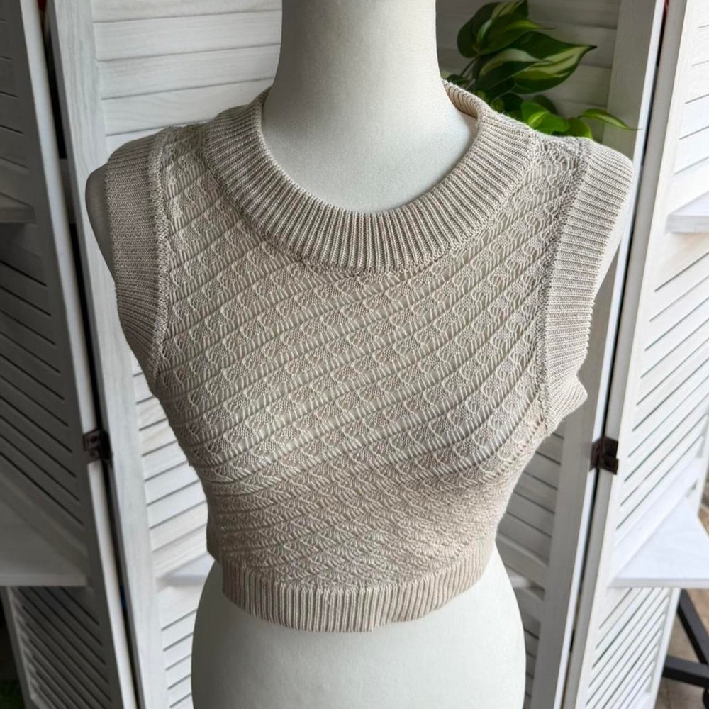Vintage Cream knit cropped sweater vest with a boho vibe Size S